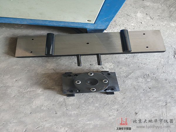 30吨压力试验机 混凝土抗折装置 150*150*550砼抗折夹具